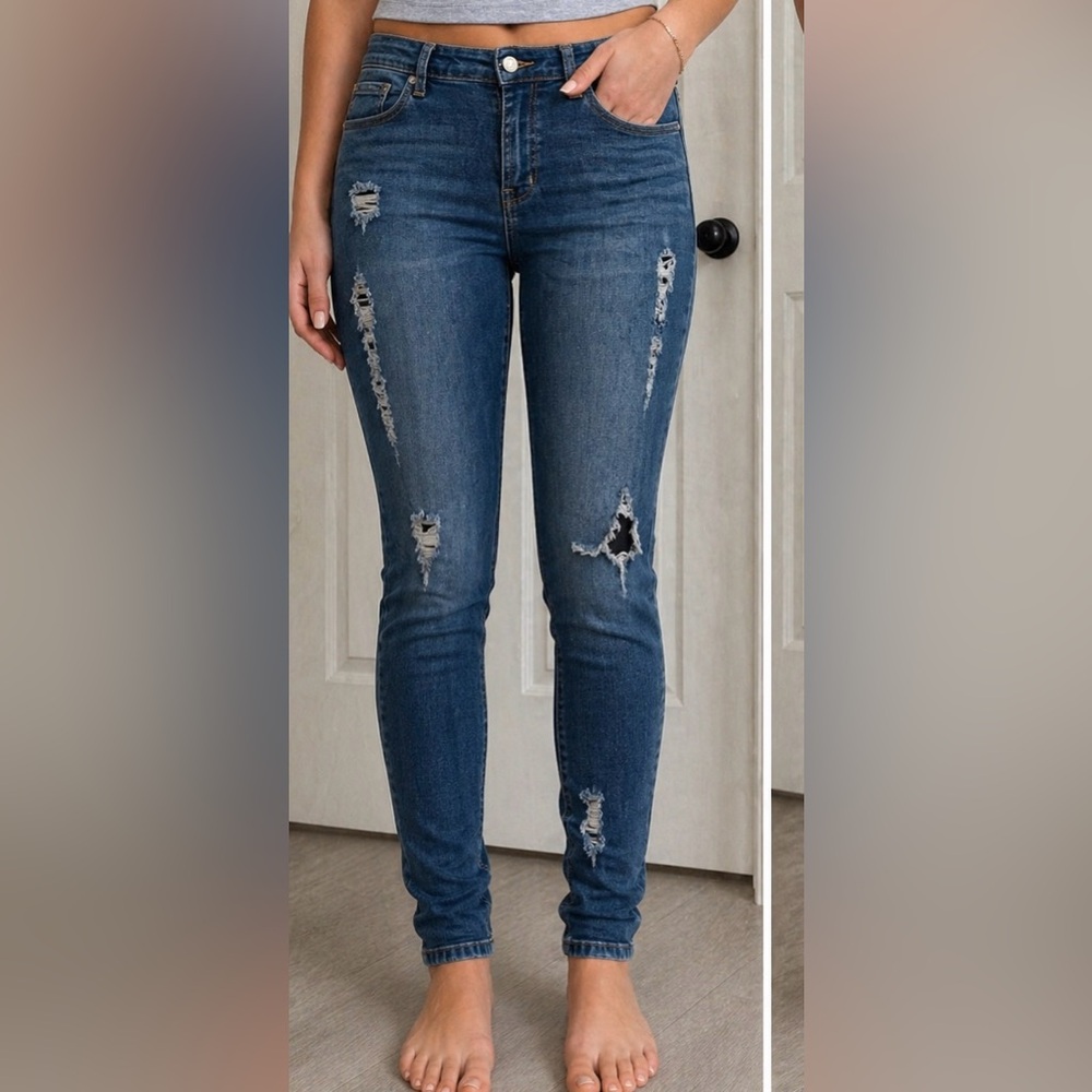 refuge Medium Wash Blue Ripped Skinny Jeans